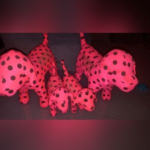 VS PINK GIANT AND REG DOGS